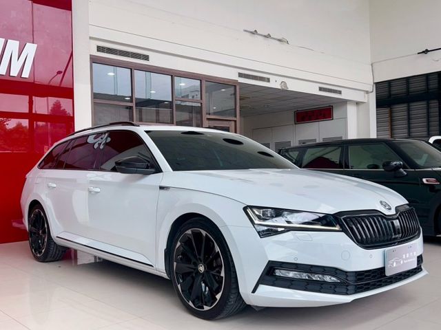 2022/23年式 Skoda Superb Combi 2.0 TSI SportPlus 4x4 一手車 原廠保養  第1張相片