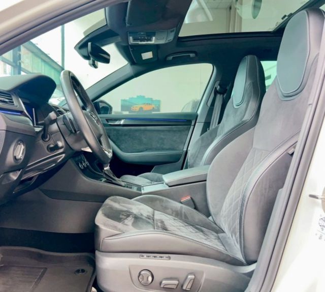 2022/23年式 Skoda Superb Combi 2.0 TSI SportPlus 4x4 一手車 原廠保養  第8張相片