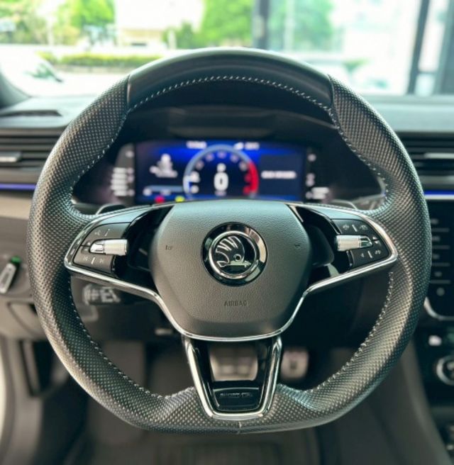 2022/23年式 Skoda Superb Combi 2.0 TSI SportPlus 4x4 一手車 原廠保養  第10張相片
