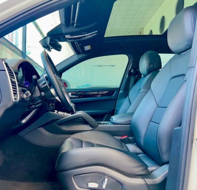 2020/21年式 Porsche Cayenne V6 總代理 原廠保養 里程僅跑二萬五  第9張相片