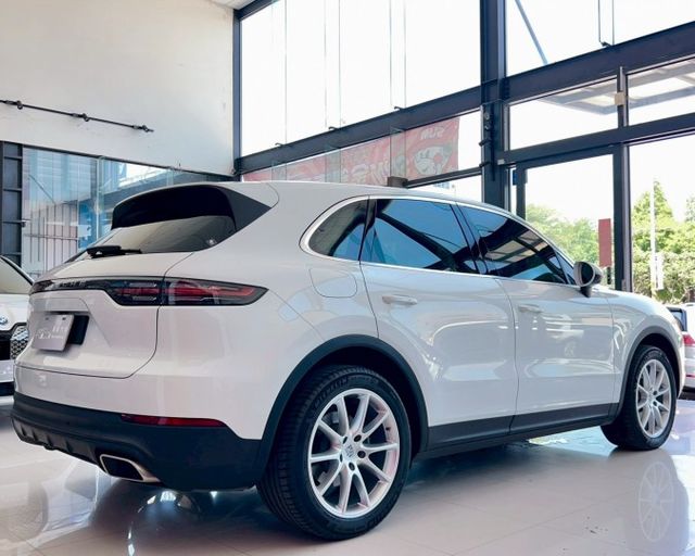 2020/21年式 Porsche Cayenne V6 總代理 原廠保養 里程僅跑二萬五  第20張相片