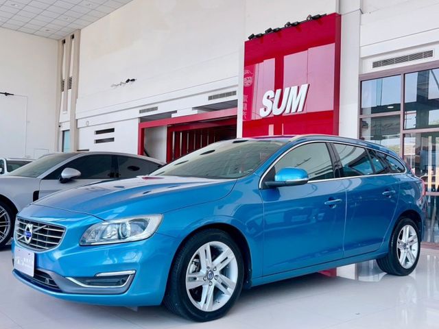 2014 Volvo V60 D4 豪華版 里程僅跑十七萬 盲點偵測  第3張相片