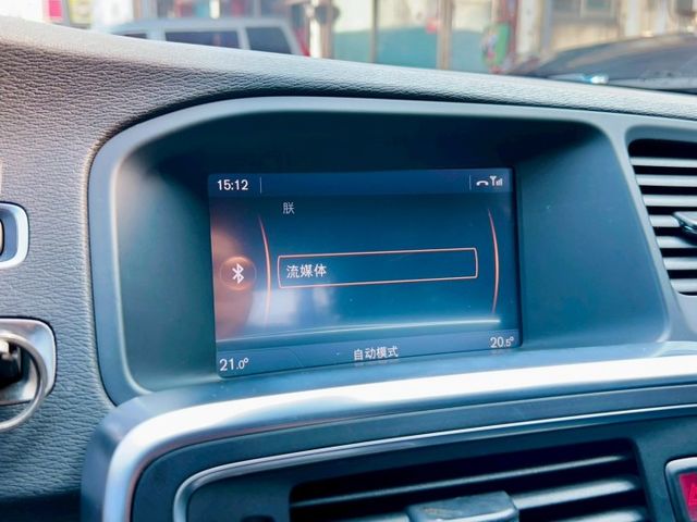 2014 Volvo V60 D4 豪華版 里程僅跑十七萬 盲點偵測  第5張相片
