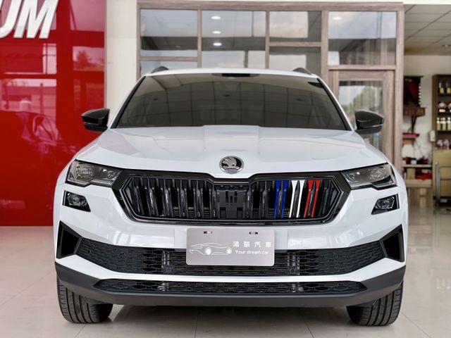 2024 Skoda 小改款 Karoq 1.5 TSI新雪山版 原廠保養 原廠保固中 超低里程僅跑七千  第2張相片