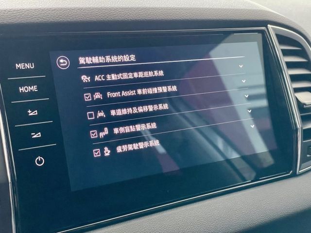 2024 Skoda 小改款 Karoq 1.5 TSI新雪山版 原廠保養 原廠保固中 超低里程僅跑七千  第10張相片