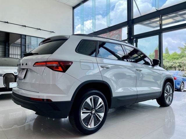 2024 Skoda 小改款 Karoq 1.5 TSI新雪山版 原廠保養 原廠保固中 超低里程僅跑七千  第20張相片