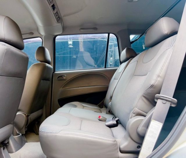 2015 Mitsubishi Zinger 2.4 精緻型 原廠保養 超低里程僅跑二萬三  第6張相片