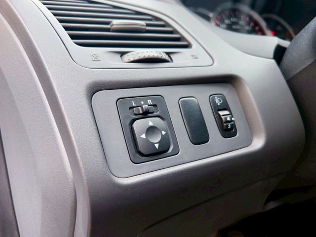 2015 Mitsubishi Zinger 2.4 精緻型 原廠保養 超低里程僅跑二萬三  第8張相片