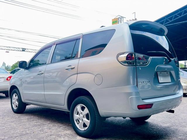 2015 Mitsubishi Zinger 2.4 精緻型 原廠保養 超低里程僅跑二萬三  第13張相片