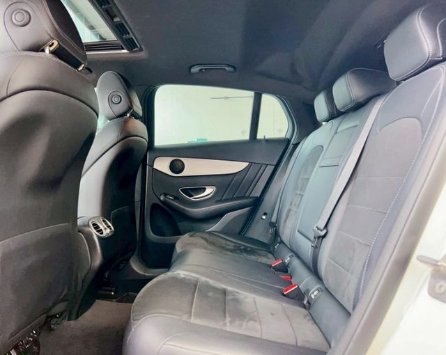 2017 M-Benz GLC Coupe GLC250 4MATIC運動版 總代理 里程僅跑六萬四  第9張相片