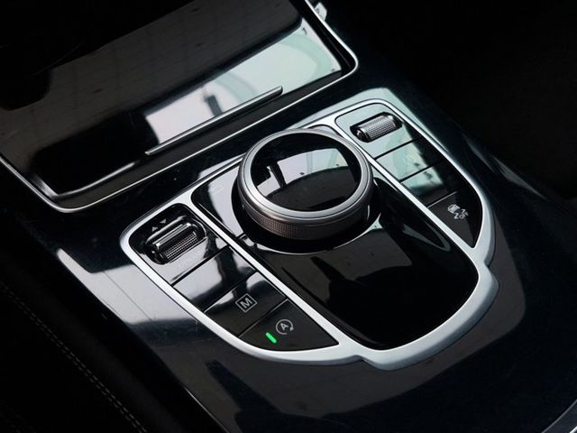 2017 M-Benz GLC Coupe GLC250 4MATIC運動版 總代理 里程僅跑六萬四  第12張相片