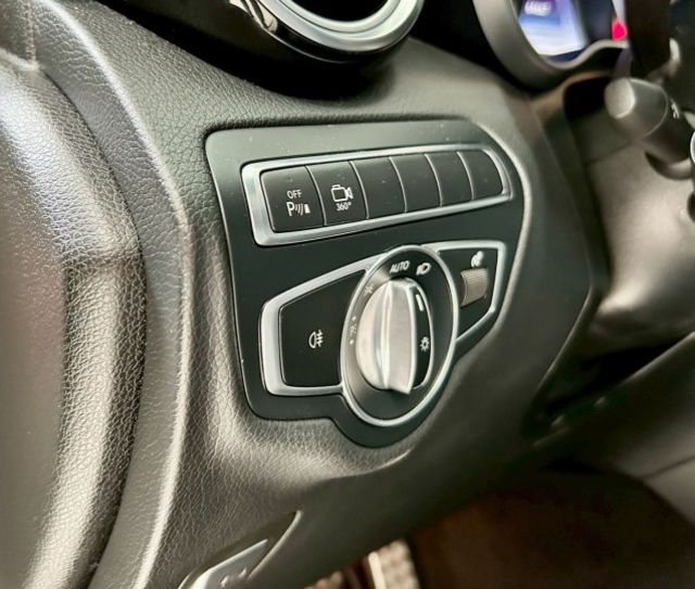 2017 M-Benz GLC Coupe GLC250 4MATIC運動版 總代理 里程僅跑六萬四  第13張相片