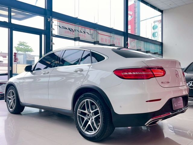 2017 M-Benz GLC Coupe GLC250 4MATIC運動版 總代理 里程僅跑六萬四  第19張相片