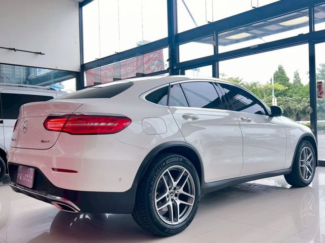 2017 M-Benz GLC Coupe GLC250 4MATIC運動版 總代理 里程僅跑六萬四  第20張相片