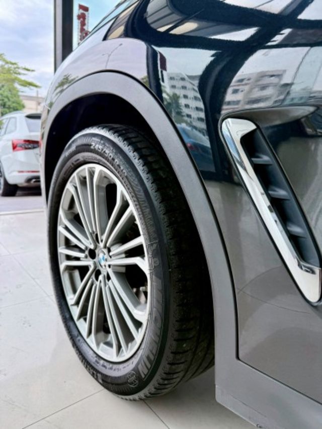 2018 BMW X3 xDrive30i豪華運動版 總代理 一手車 選配 15.8 萬 里程僅跑十萬  第4張相片