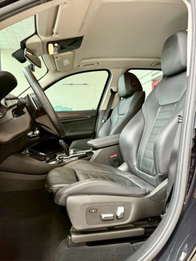 2018 BMW X3 xDrive30i豪華運動版 總代理 一手車 選配 15.8 萬 里程僅跑十萬  第6張相片