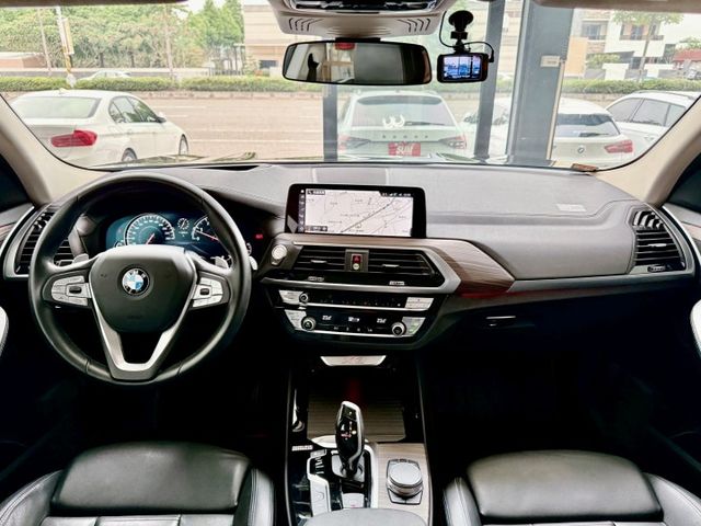 2018 BMW X3 xDrive30i豪華運動版 總代理 一手車 選配 15.8 萬 里程僅跑十萬  第16張相片