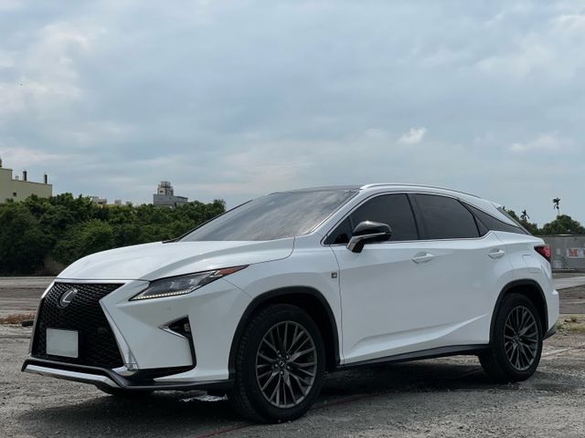 2017 Lexus RX200t F Sport 全景天窗 Mark Levinson 通風椅 抬顯 ACC 環景  第3張相片