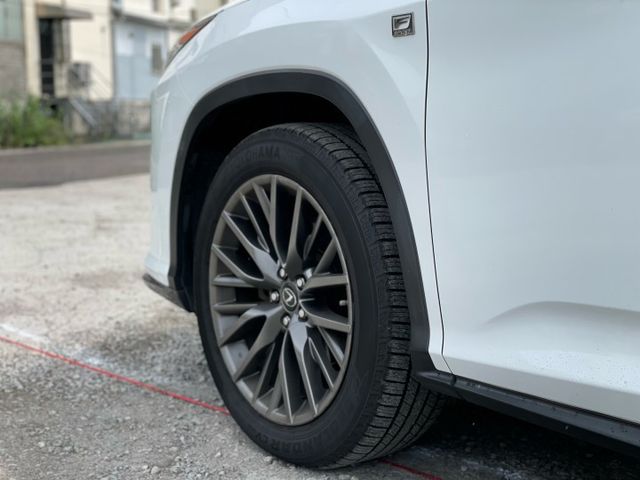 2017 Lexus RX200t F Sport 全景天窗 Mark Levinson 通風椅 抬顯 ACC 環景  第4張相片