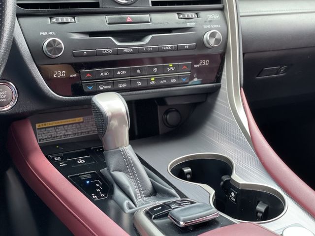 2017 Lexus RX200t F Sport 全景天窗 Mark Levinson 通風椅 抬顯 ACC 環景  第12張相片