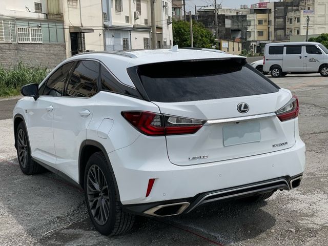 2017 Lexus RX200t F Sport 全景天窗 Mark Levinson 通風椅 抬顯 ACC 環景  第16張相片