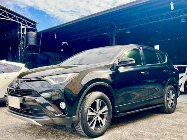 2018 Toyota RAV4 2.0豪華 盲點偵測 循跡防滑 里程僅跑十萬  第3張相片