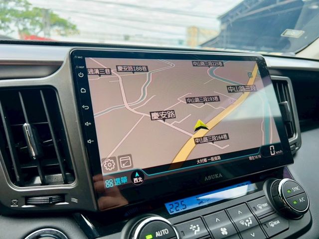 2018 Toyota RAV4 2.0豪華 盲點偵測 循跡防滑 里程僅跑十萬  第6張相片