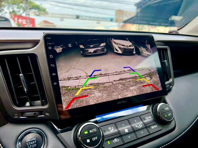 2018 Toyota RAV4 2.0豪華 盲點偵測 循跡防滑 里程僅跑十萬  第7張相片