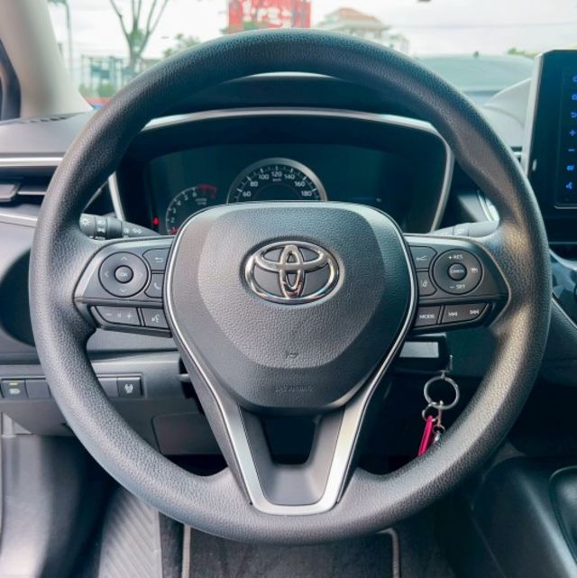 2021/22年式 Toyota Corolla Altis 1.8豪華 一手車 原廠保養 里程僅跑一萬七  第8張相片