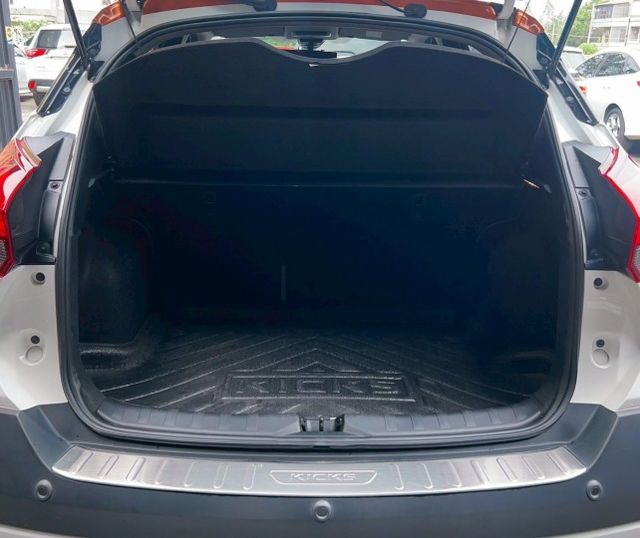 2020 Nissan Kicks 1.5 智行旗艦版 原廠保養 里程僅跑五萬六  第18張相片