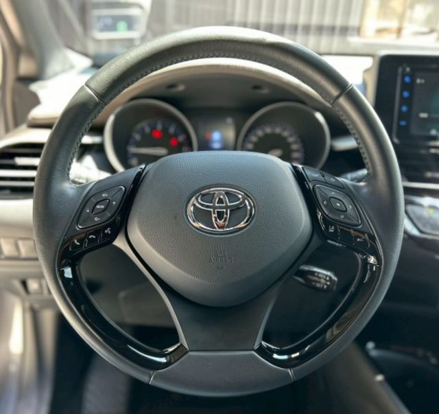 2023 Toyota C-HR 豪華 一手車 原廠保養 原廠保固中  第8張相片