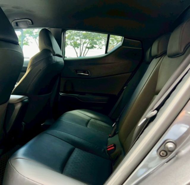 2023 Toyota C-HR 豪華 一手車 原廠保養 原廠保固中  第11張相片