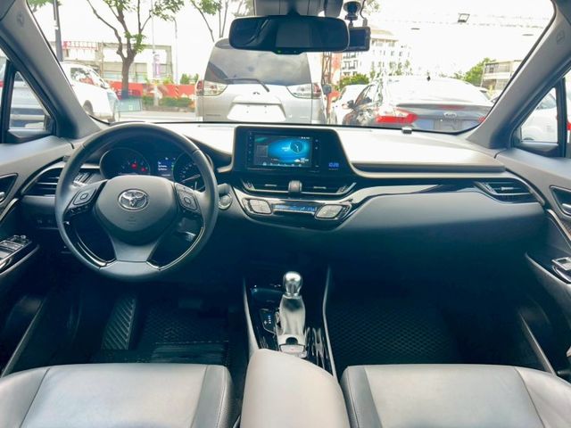 2023 Toyota C-HR 豪華 一手車 原廠保養 原廠保固中  第12張相片