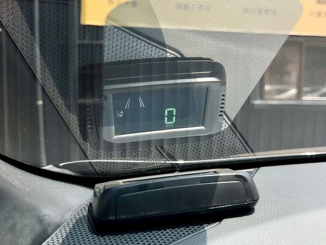 2023 Toyota C-HR 豪華 一手車 原廠保養 原廠保固中  第16張相片