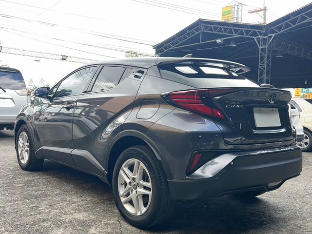 2023 Toyota C-HR 豪華 一手車 原廠保養 原廠保固中  第19張相片