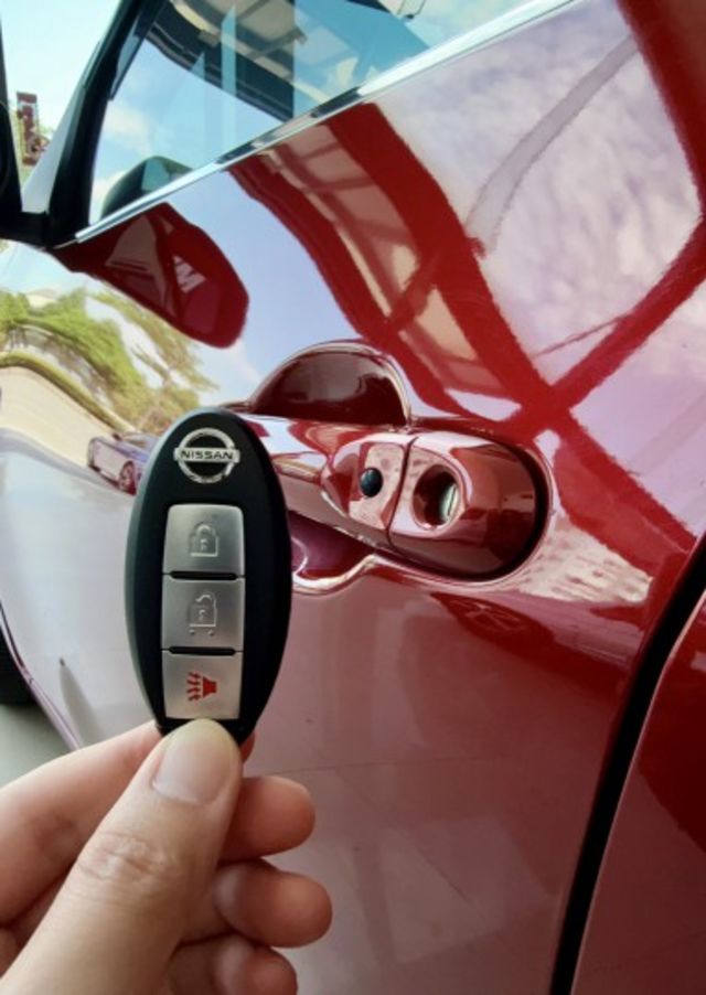 2020 Nissan Tiida 5D 智能360版 里程僅跑七萬八  第5張相片