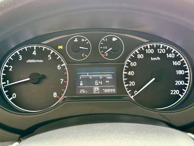 2020 Nissan Tiida 5D 智能360版 里程僅跑七萬八  第9張相片