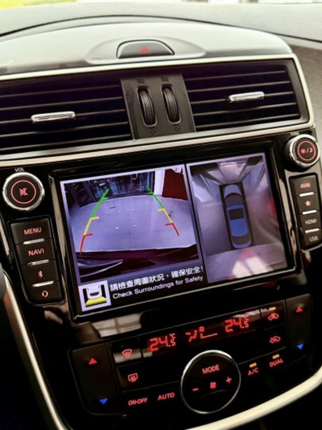 2020 Nissan Tiida 5D 智能360版 里程僅跑七萬八  第11張相片
