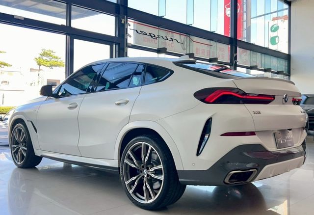 2020/21年式 BMW X6 M50i  總代理 里程僅跑六萬 5AU  第19張相片