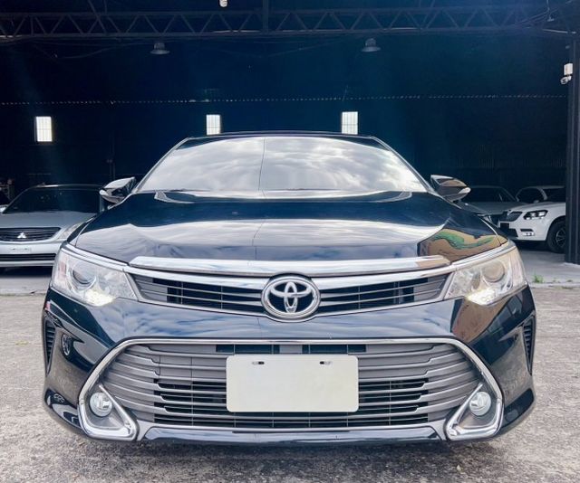 2015 Toyota 小改款 7.5 代 Camry 2.0 尊爵影音版 一手車 超低里程僅跑六萬五  第2張相片