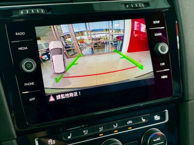 2017 VW 7.5 代 Golf 280 TSI Highline 一手車 原廠保養 超低里程僅跑三萬四  第11張相片