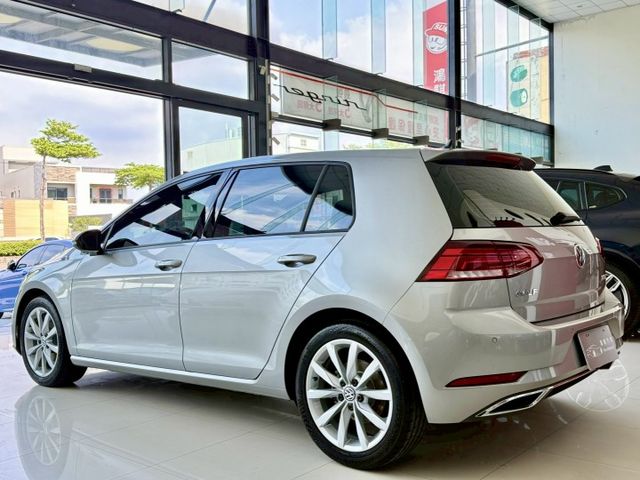 2017 VW 7.5 代 Golf 280 TSI Highline 一手車 原廠保養 超低里程僅跑三萬四  第14張相片