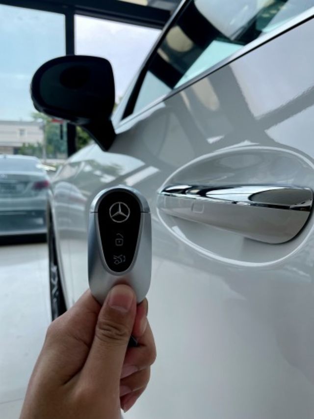 2025 M-Benz 加規未領牌 GLC300 4MATIC Coupe 全新加規未領牌 多樣選配 里程僅跑兩百公里  第4張相片