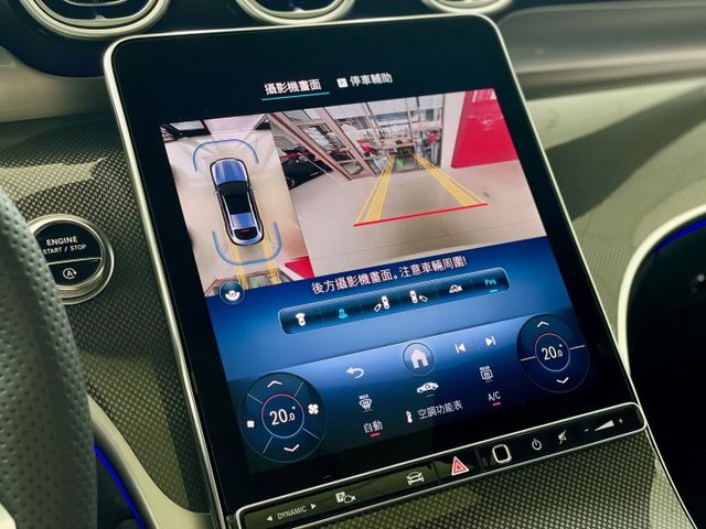 2025 M-Benz 加規未領牌 GLC300 4MATIC Coupe 全新加規未領牌 多樣選配 里程僅跑兩百公里  第13張相片