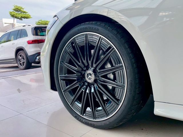 2024 M-Benz 加規未領牌 CLE300 4MATIC Coupe 全新車 加規未領牌 可辦新車利率 多樣選配  第4張相片