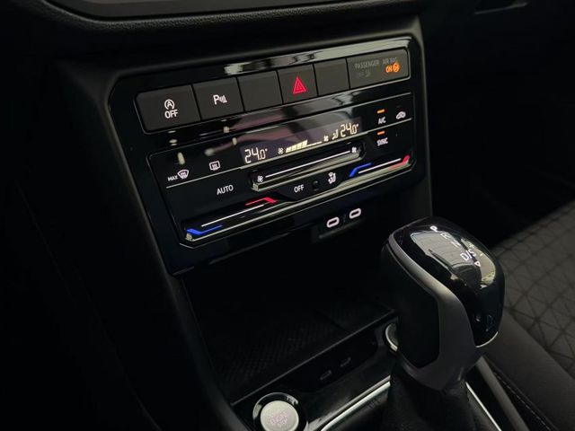 2022/23 VW T-Cross 230 TSI Tech 總代理  一手車 原廠保養 里程僅跑四萬七 原廠保固中  第13張相片