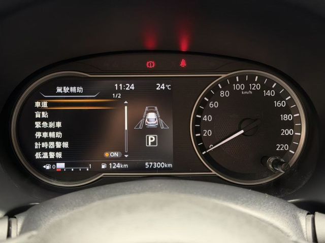 2020 Nissan Kicks 1.5智行旗艦版 超低里程僅跑五萬七  第8張相片
