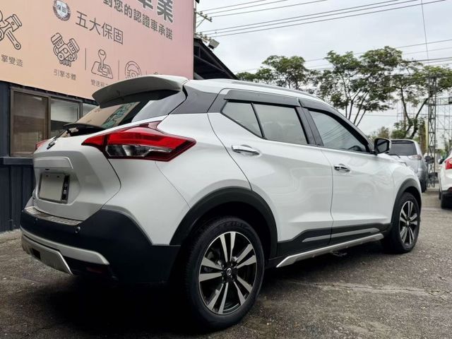 2020 Nissan Kicks 1.5智行旗艦版 超低里程僅跑五萬七  第17張相片
