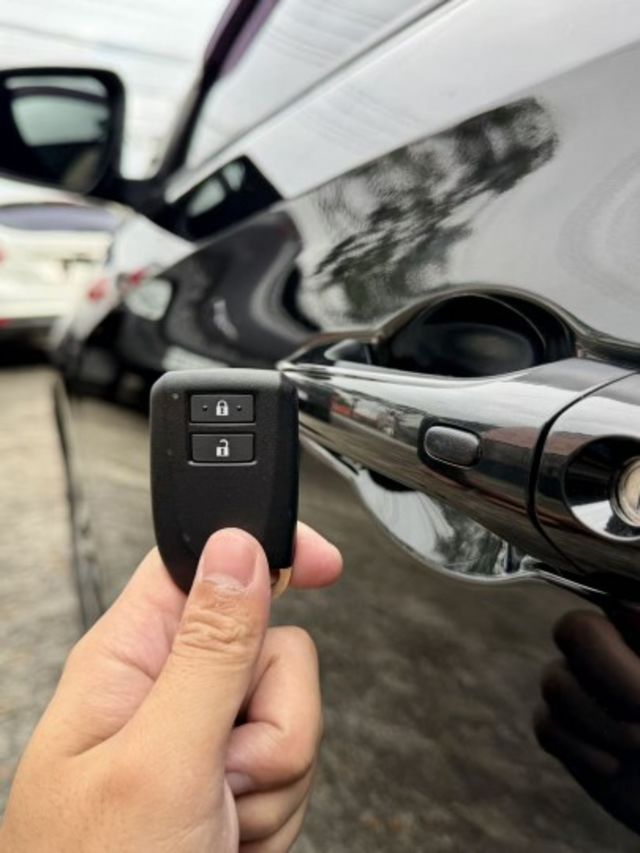 2022 Toyota Yaris 1.5 S 影音版 一手車 原廠保養 原廠保固中 超低里程僅跑五萬一  第5張相片