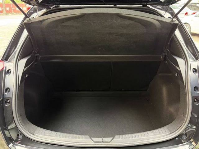 2022 Toyota Yaris 1.5 S 影音版 一手車 原廠保養 原廠保固中 超低里程僅跑五萬一  第19張相片